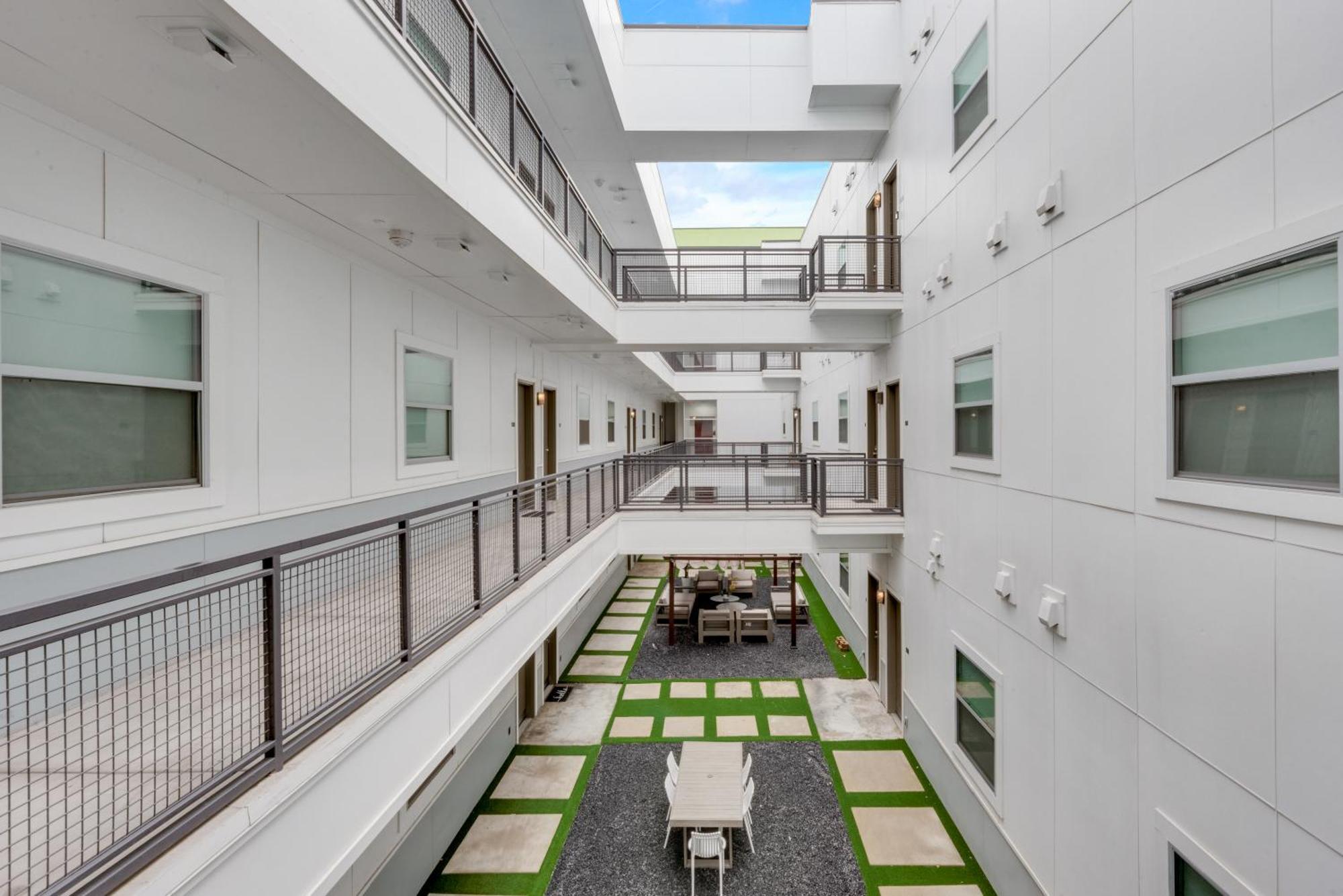 Snappy Loft Style 2Br I Gym I Parking I Workspace Dallas Buitenkant foto